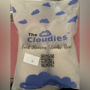 *New in bag!* “The Cloudies” slippers